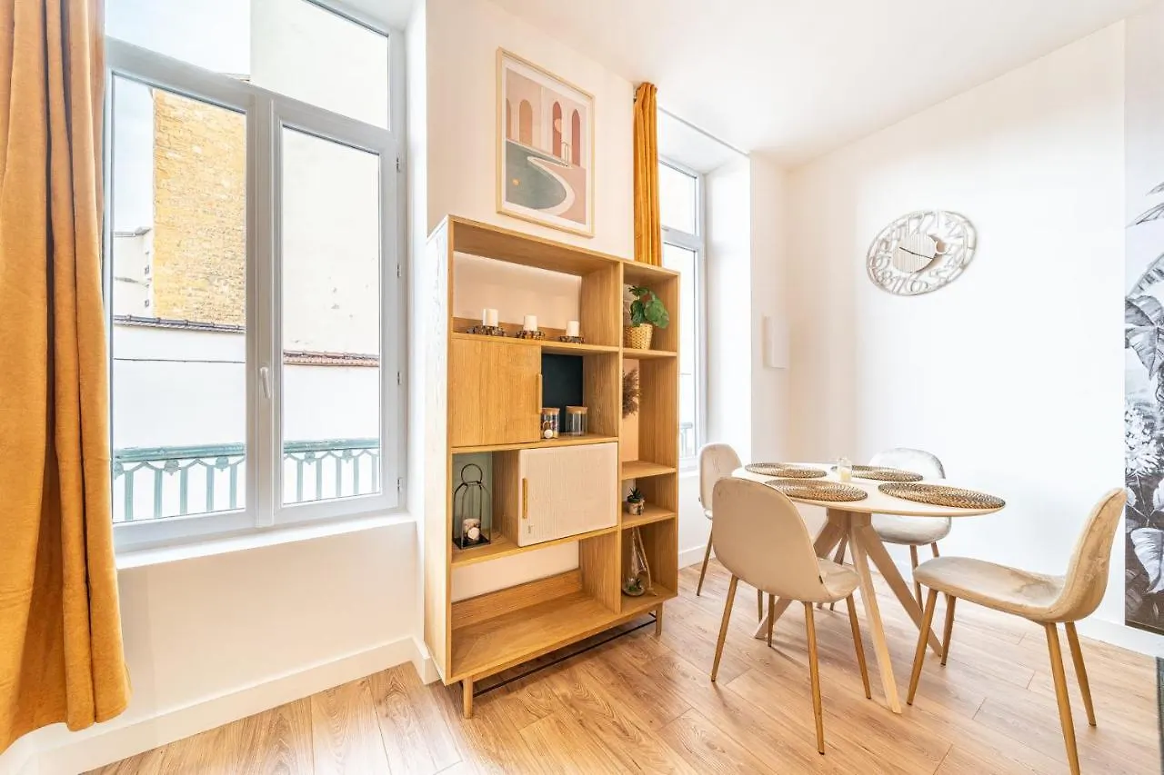 Le Marietton Appartement Cosy A Deux Pas Du Metro Valmy Lyon